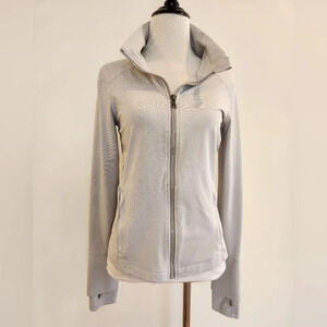 || UNDER ARMOUR || small zip up jacket